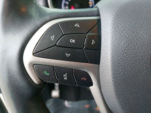 Used 2019 Jeep Grand Cherokee Altitude RWD image 18