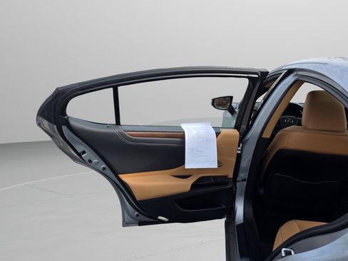 Used 2024 Lexus ES 350 w/ Premium Package image 29