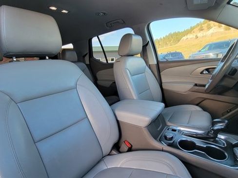 Used 2021 Chevrolet Traverse LT w/ LPO, Blackout Package image 39