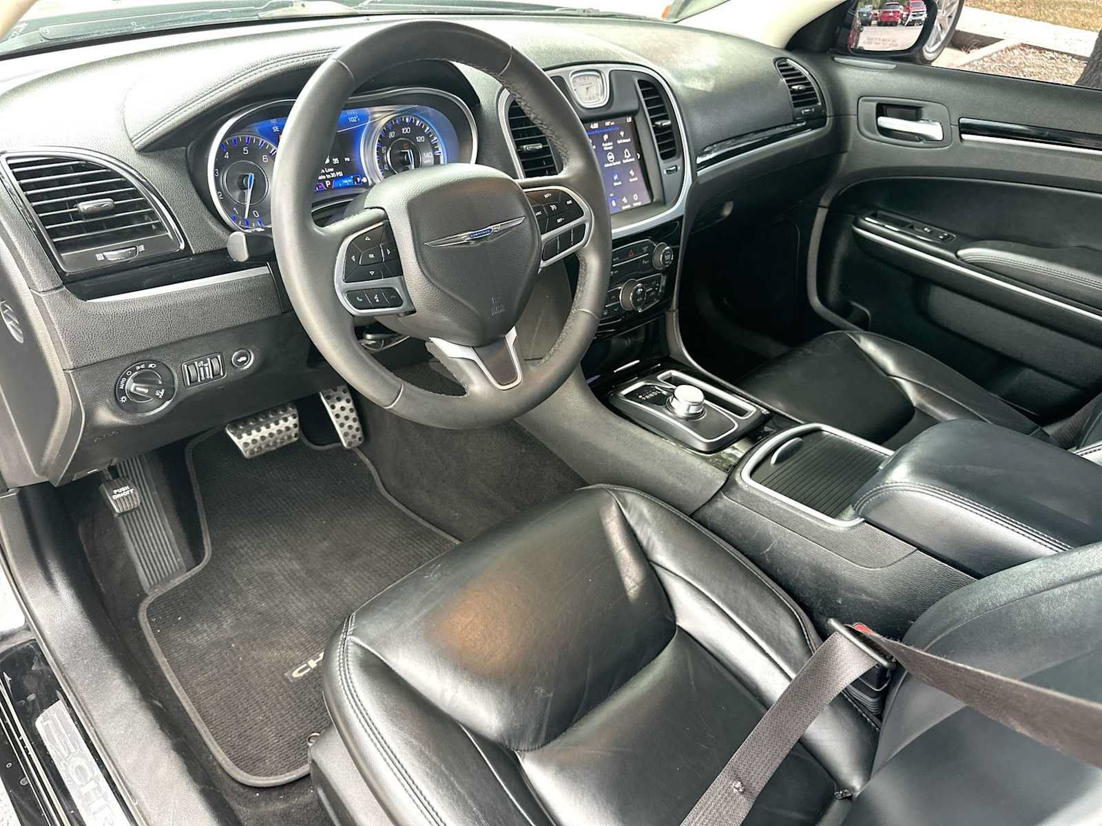 Used 2023 Chrysler 300 Touring L AWD/4WD image 18