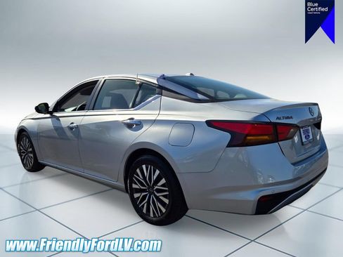 Used 2024 Nissan Altima 2.5 SV FWD image 5