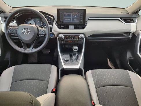 Used 2022 Toyota RAV4 XLE AWD/4WD image 9