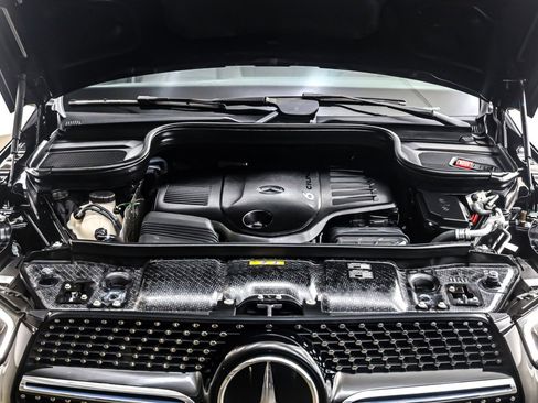 Used 2022 Mercedes-Benz GLE 450 4MATIC w/ AMG Line Exterior image 11