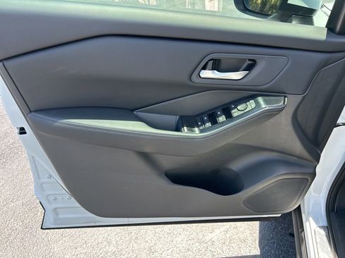 New 2026 Nissan Rogue SV FWD image 18
