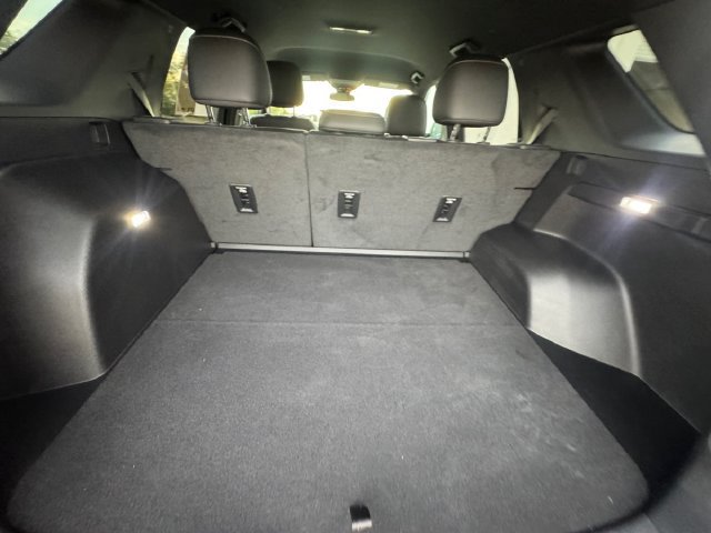 Used 2025 Chevrolet Equinox LT w/ Convenience Package II FWD image 32