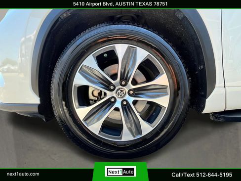 Used 2020 Toyota Highlander XLE FWD image 44