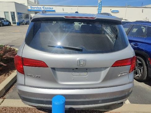 Used 2016 Honda Pilot Touring image 8