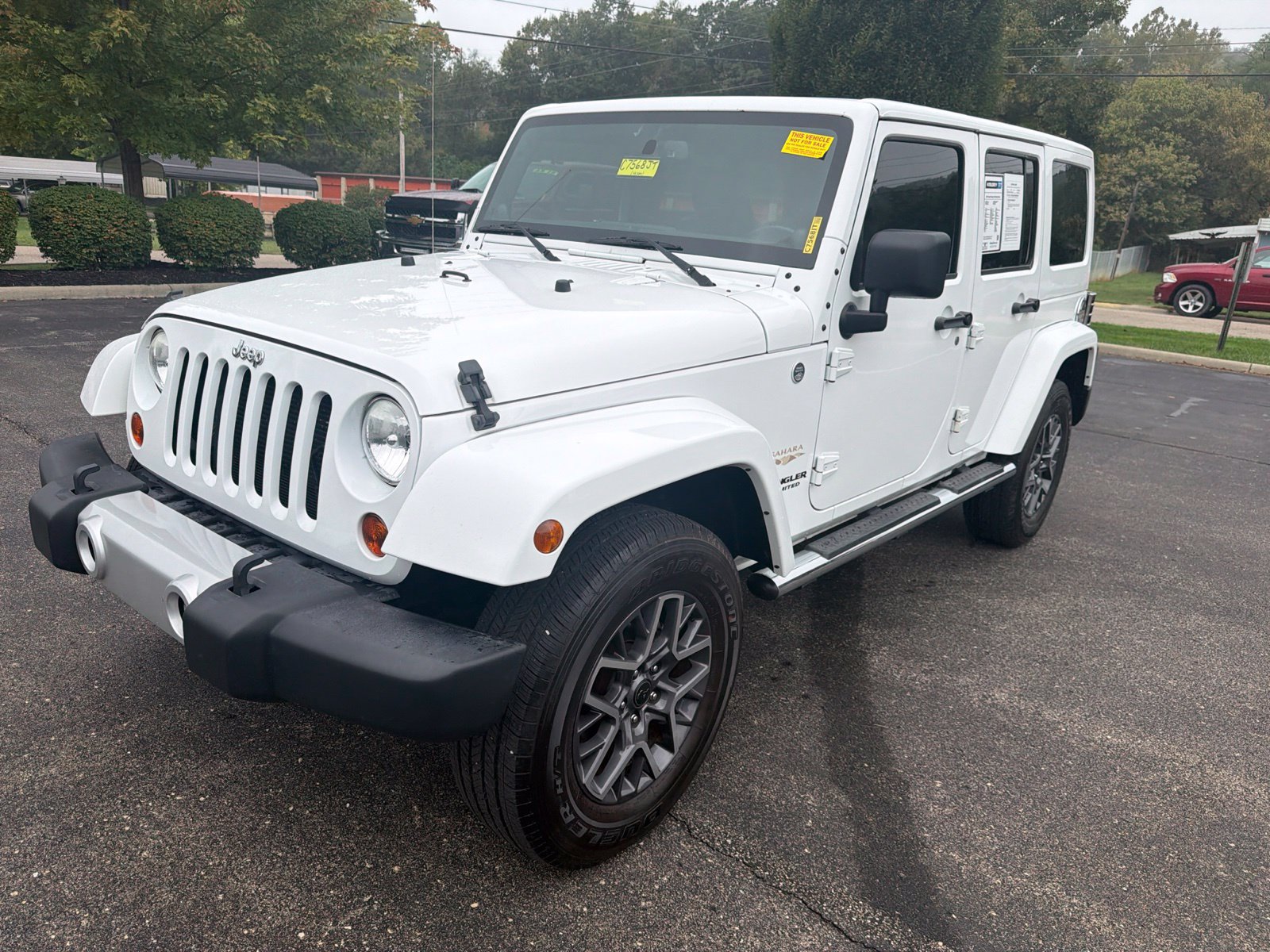 Used 2013 Jeep Wrangler Unlimited Sahara w/ Mopar Chrome Edition Group AWD/4WD image 9