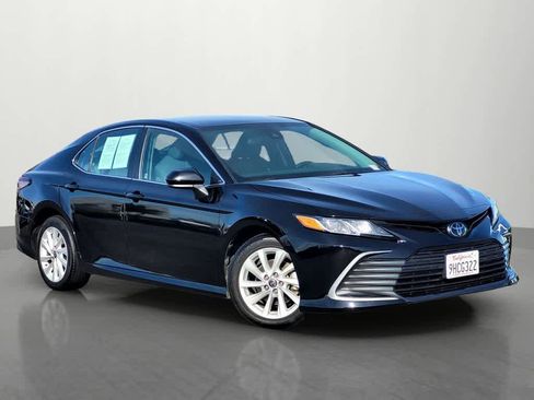 Used 2023 Toyota Camry LE image 8