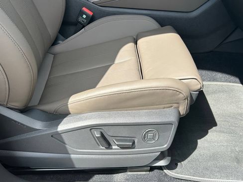 Used 2025 Audi Q5 Premium Plus w/ Premium Plus AWD/4WD image 49