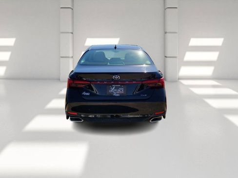 Used 2022 Toyota Avalon XLE image 6