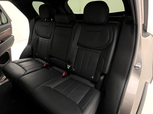 Used 2023 Land Rover Range Rover Sport SE image 15