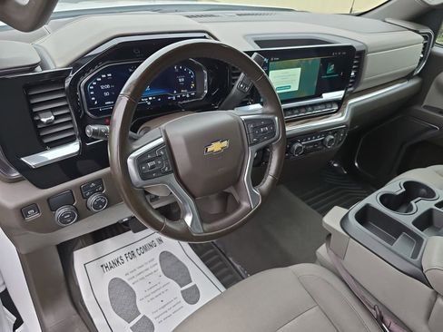 Used 2025 Chevrolet Silverado 1500 LT image 14