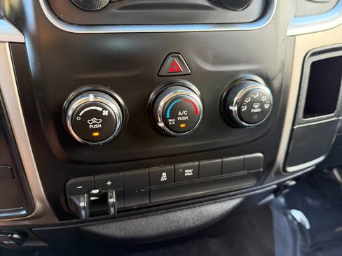 Used 2015 RAM 2500 SLT image 34