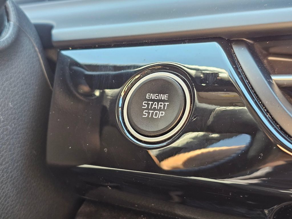 Used 2025 Kia Seltos S FWD image 34