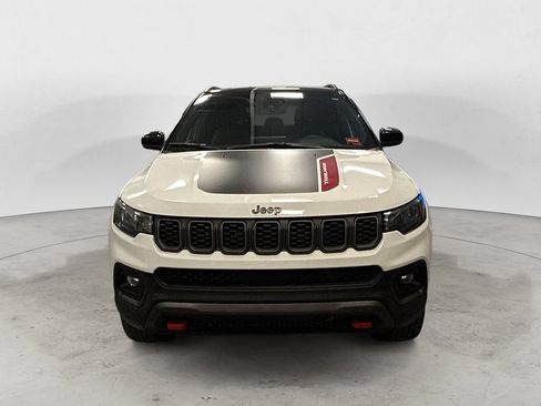 Used 2025 Jeep Compass Trailhawk AWD/4WD image 8