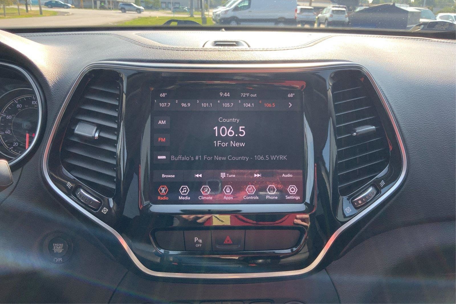 Used 2019 Jeep Cherokee Limited AWD/4WD image 13