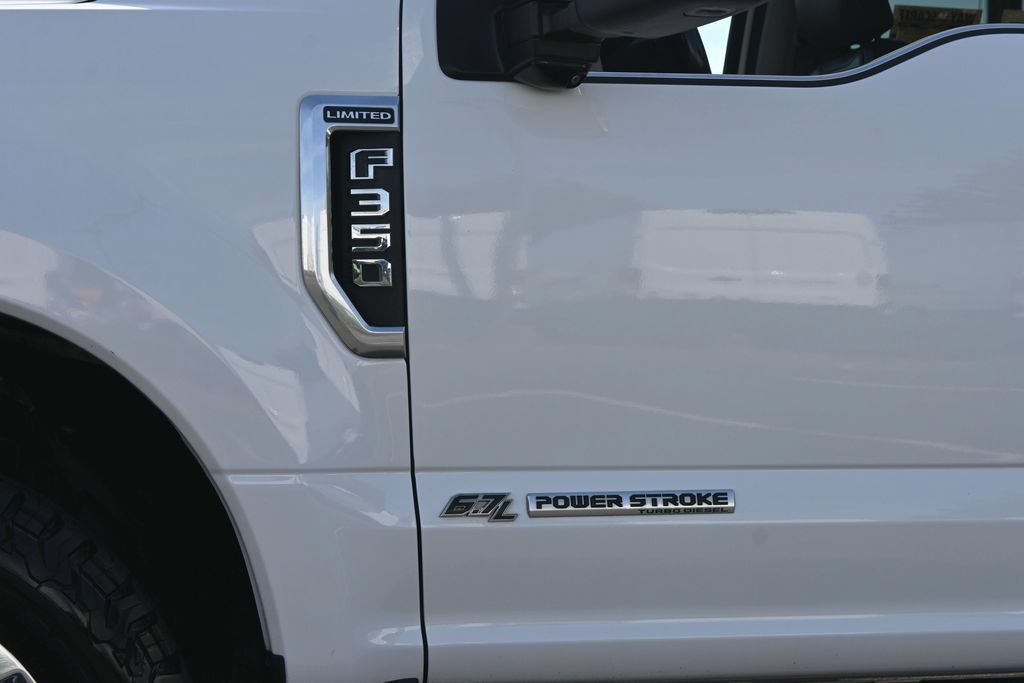 Used 2022 Ford F350 Limited w/ FX4 Off-Road Package AWD/4WD image 15
