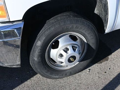 Used 2014 Chevrolet Silverado 3500 W/T w/ Snow Plow Prep Package image 10
