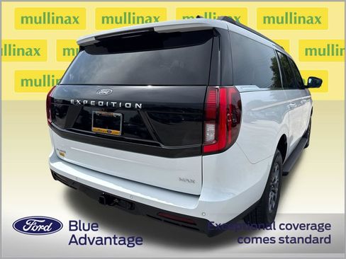 Used 2025 Ford Expedition Max Active RWD image 4