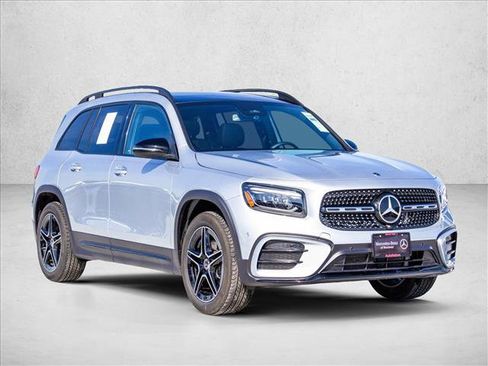 Certified 2026 Mercedes-Benz GLB 250 4MATIC image 3