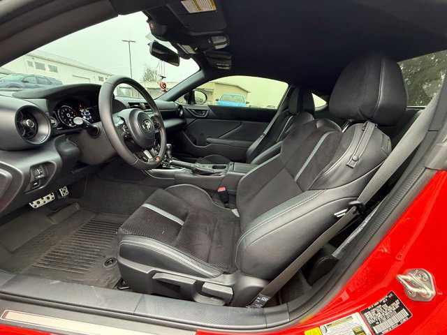 Used 2023 Toyota GR86 Premium w/ ALL Weather Mat Package (TMS) RWD image 12