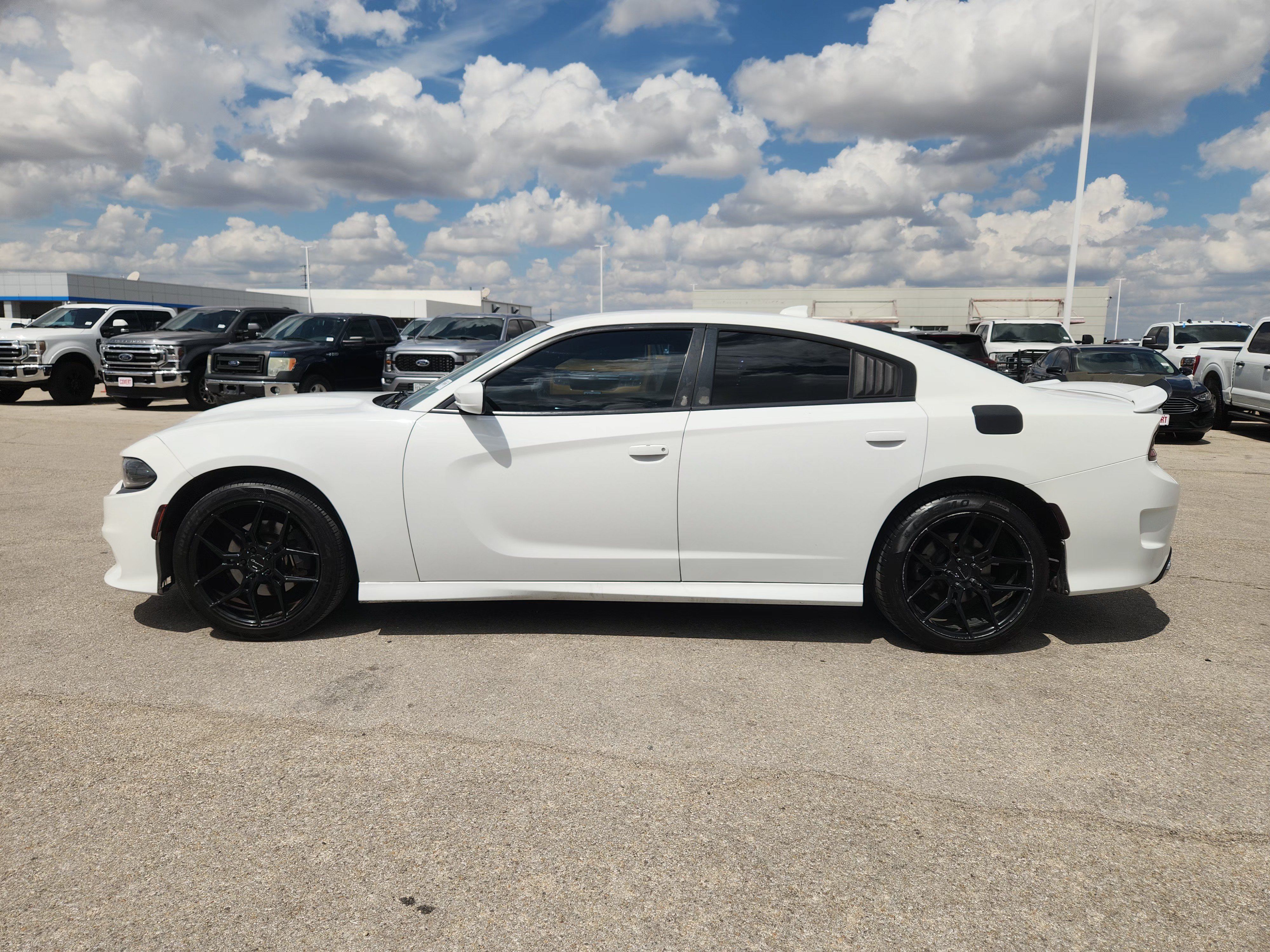 Used 2019 Dodge Charger GT RWD image 4
