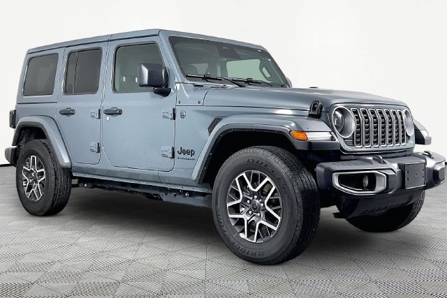 Used 2026 Jeep Wrangler Unlimited Sahara AWD/4WD image 3