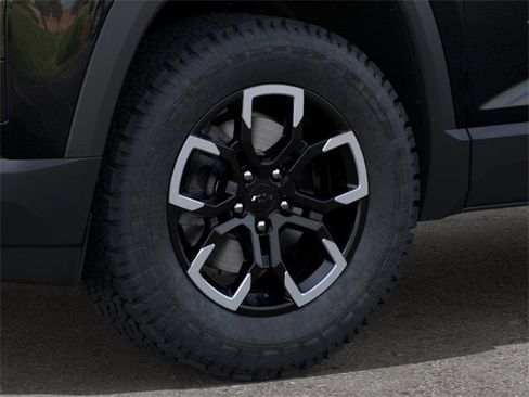 New 2026 Chevrolet Equinox ACTIV w/ Safety and Technology Package image 9