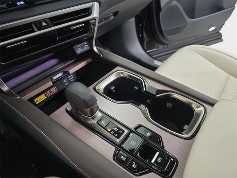 Certified 2025 Lexus RX 350 350h Premium Plus image 25