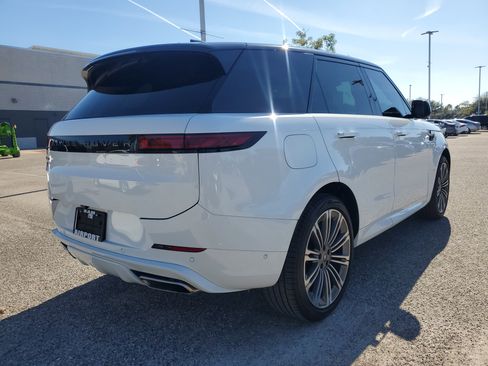 Used 2024 Land Rover Range Rover Sport Dynamic SE image 4
