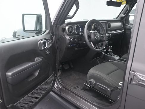 Used 2023 Jeep Wrangler Unlimited w/ Cold Weather Group AWD/4WD image 12