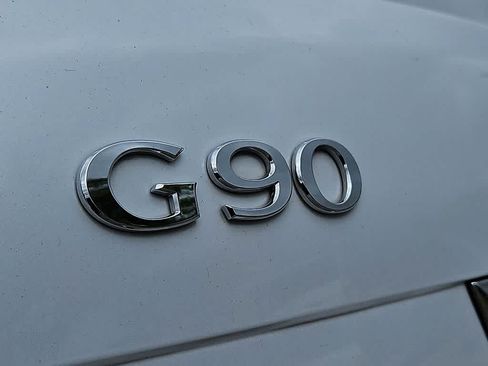 Used 2018 Genesis G90 3.3T Premium AWD/4WD image 31