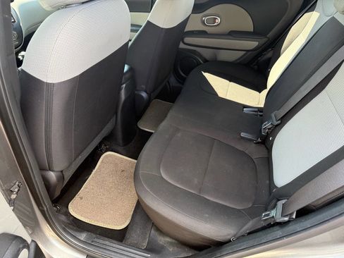 Used 2019 Kia Soul image 18