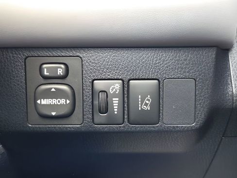 Used 2018 Toyota RAV4 Limited w/ All Weather Liner Package image 23