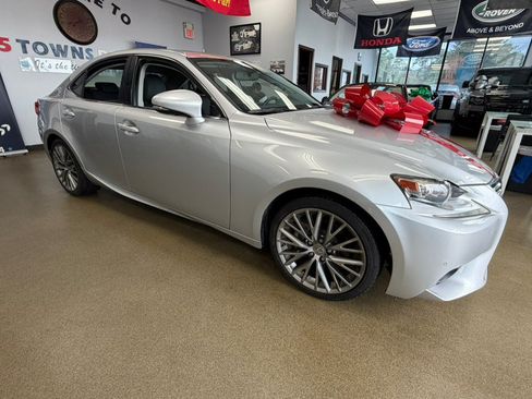 Used 2015 Lexus IS 250 w/ Premium Package RWD image 5