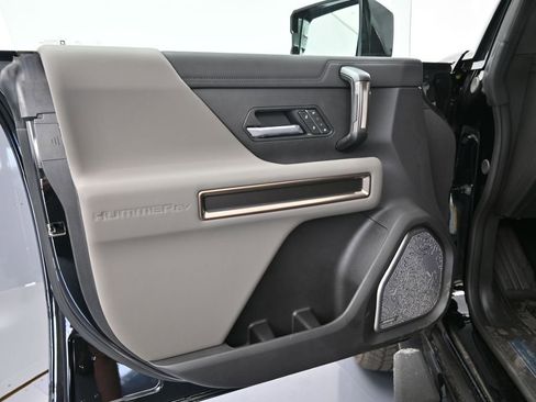 New 2025 GMC Hummer EV 2X image 19