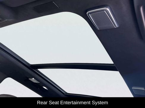 Used 2025 Cadillac Escalade Sport Platinum w/ LPO, ONYX Package image 19