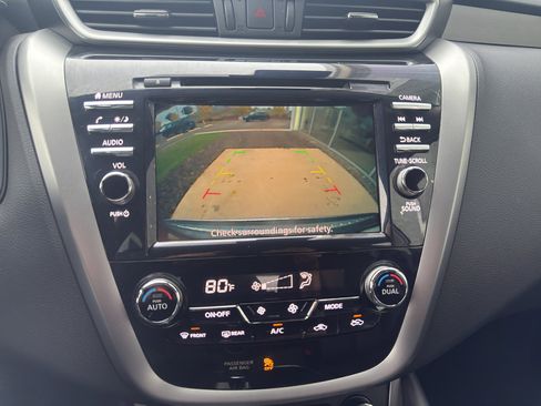 Used 2023 Nissan Murano SV image 12