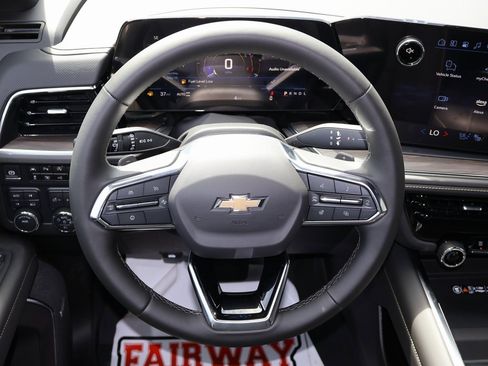 New 2025 Chevrolet Suburban Premier image 17