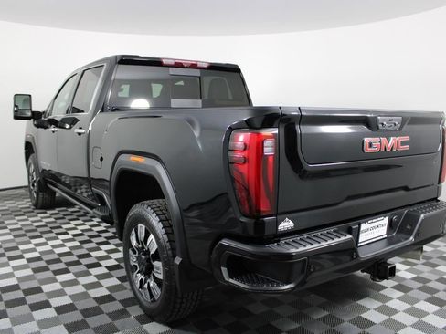Used 2024 GMC Sierra 2500 Denali w/ Technology Package AWD/4WD image 6