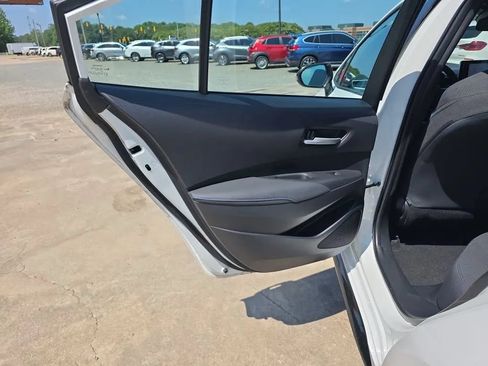 Used 2021 Toyota Corolla SE FWD image 36