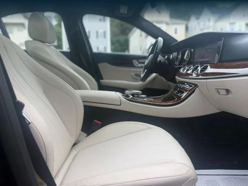 Used 2019 Mercedes-Benz E 300 4MATIC image 16