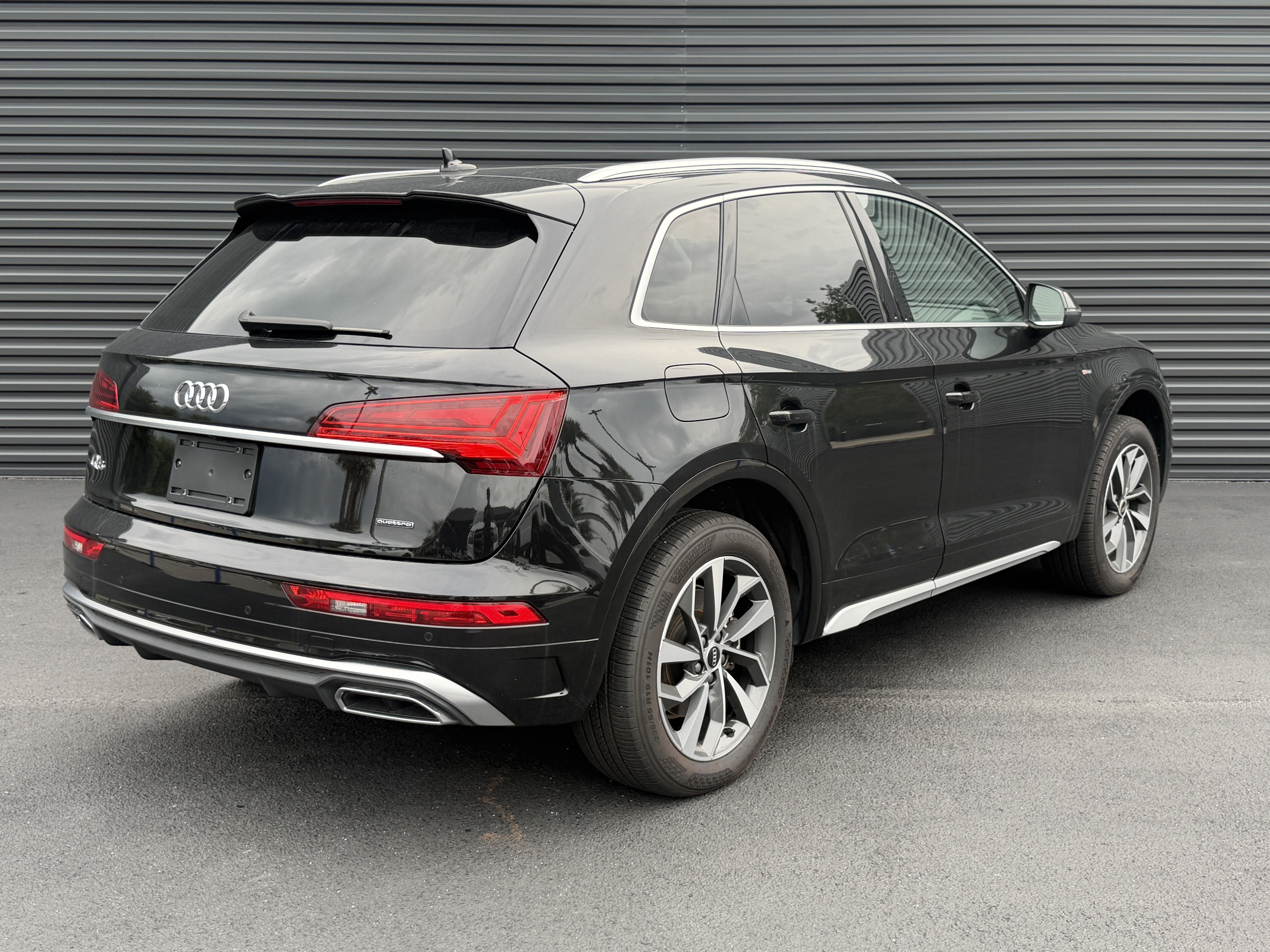 Used 2023 Audi Q5 2.0T Premium Plus w/ Premium Plus Package AWD/4WD image 11
