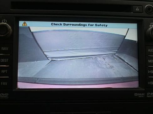 Used 2010 GMC Yukon XL SLT AWD/4WD image 32