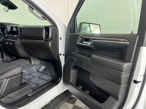 Used 2022 Chevrolet Silverado 1500 RST image 16
