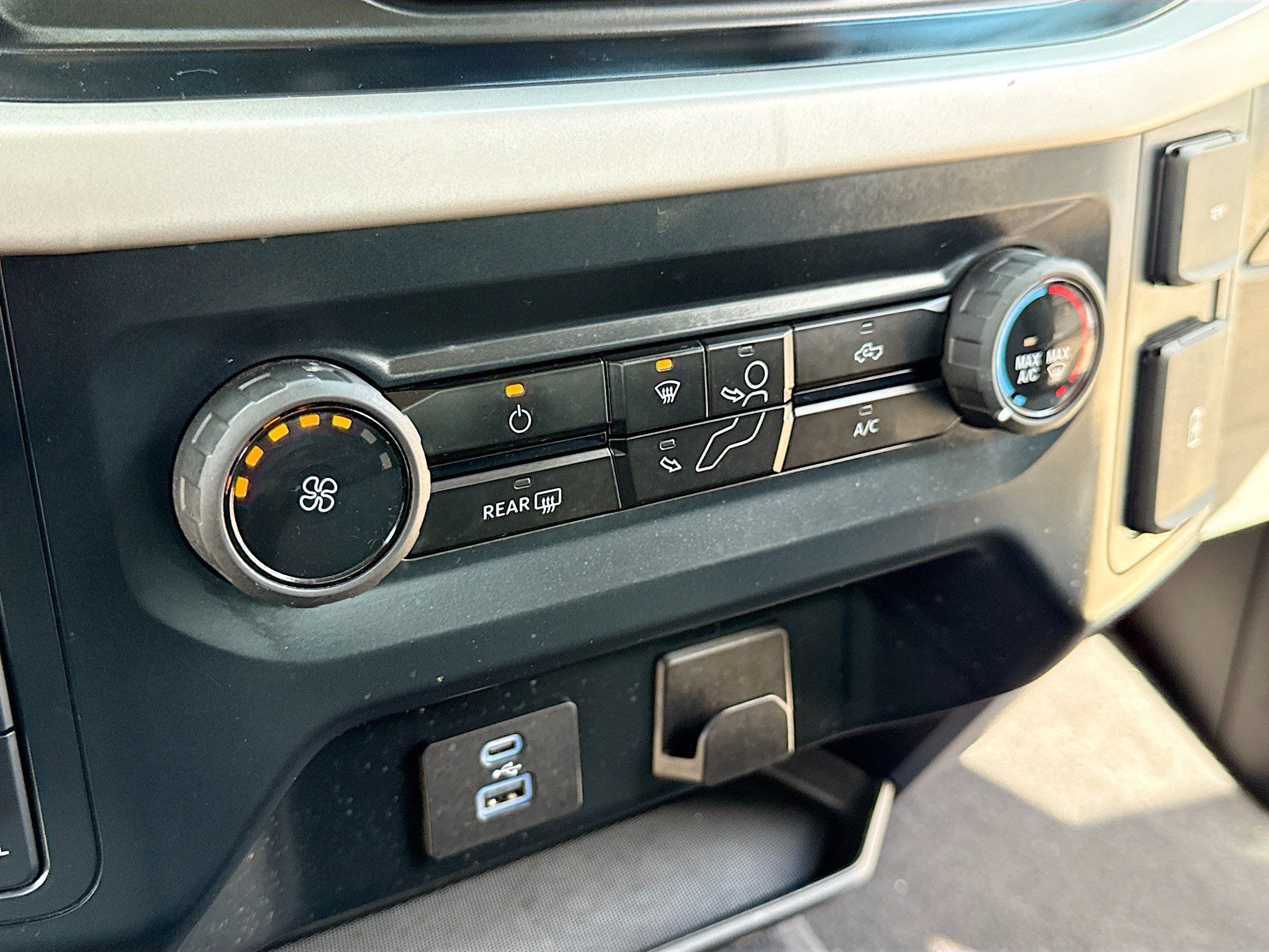 Used 2023 Ford F150 XLT AWD/4WD image 12