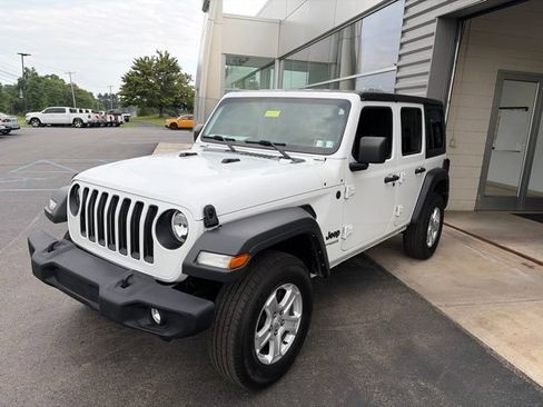 Used 2022 Jeep Wrangler Unlimited Sport AWD/4WD image 2