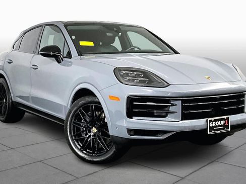 Used 2024 Porsche Cayenne image 2
