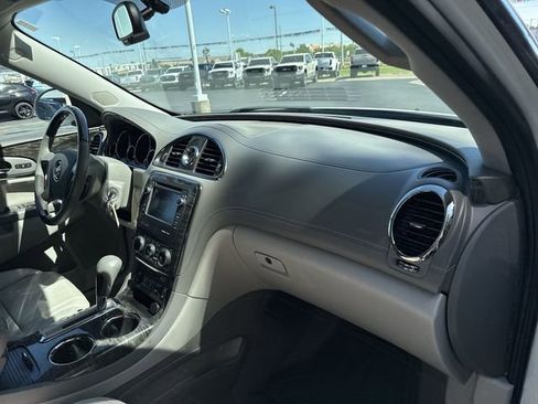 Used 2014 Buick Enclave Leather FWD image 18